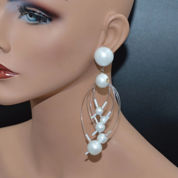 Vintage Earrings Large White Balls 1980s - Picture 1 of 10